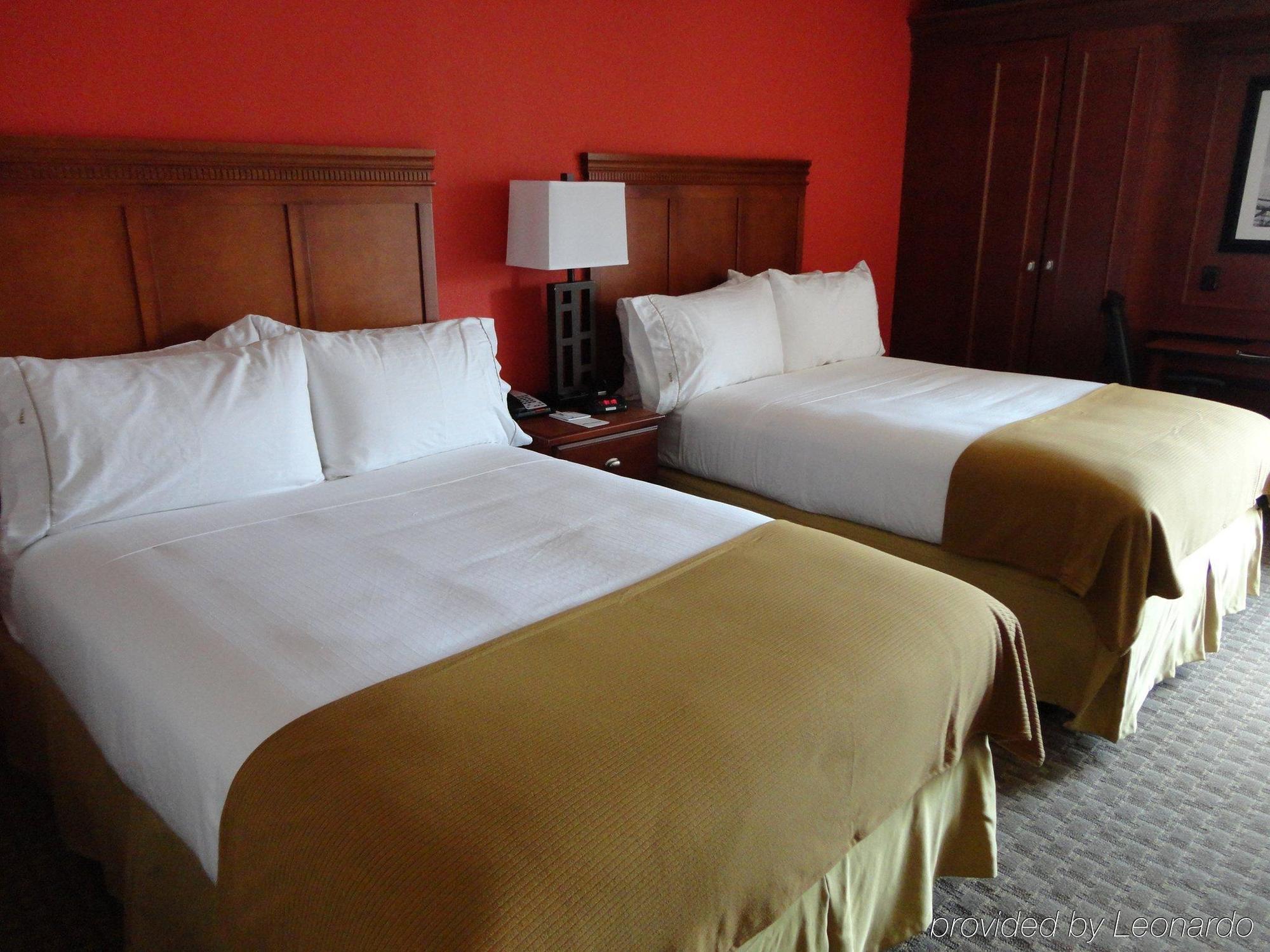 Holiday Inn Express Crestwood By Ihg Exterior foto